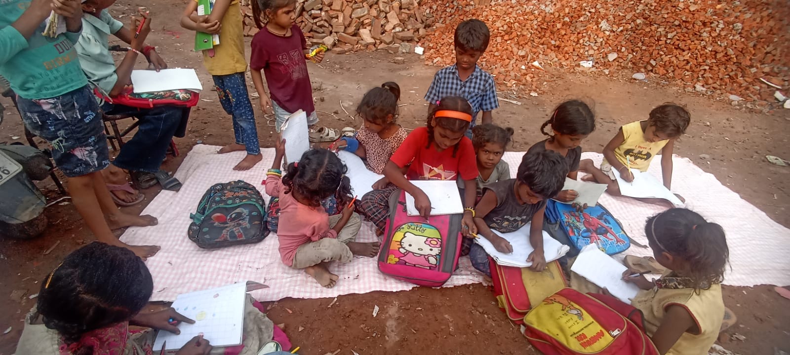 Meal distribution and community seva in Meerut